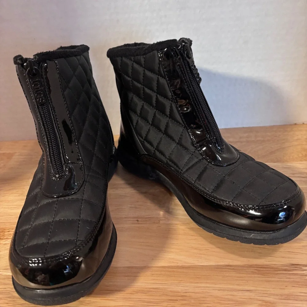 Totes Black Quilted Boots 6W Faux Fur Lined Zip Front Winter Snow‎ Boots Women